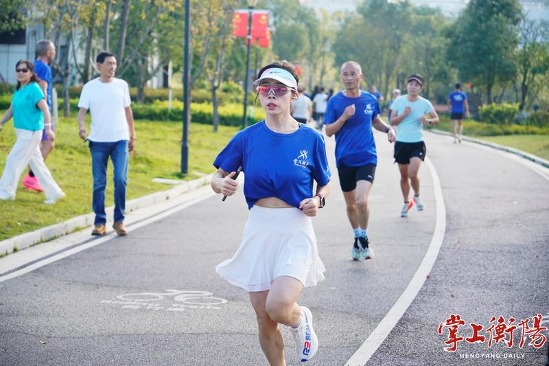 千名健身爱好者齐聚酃湖湖畔，衡阳市第六届全民健身活力行火热开启