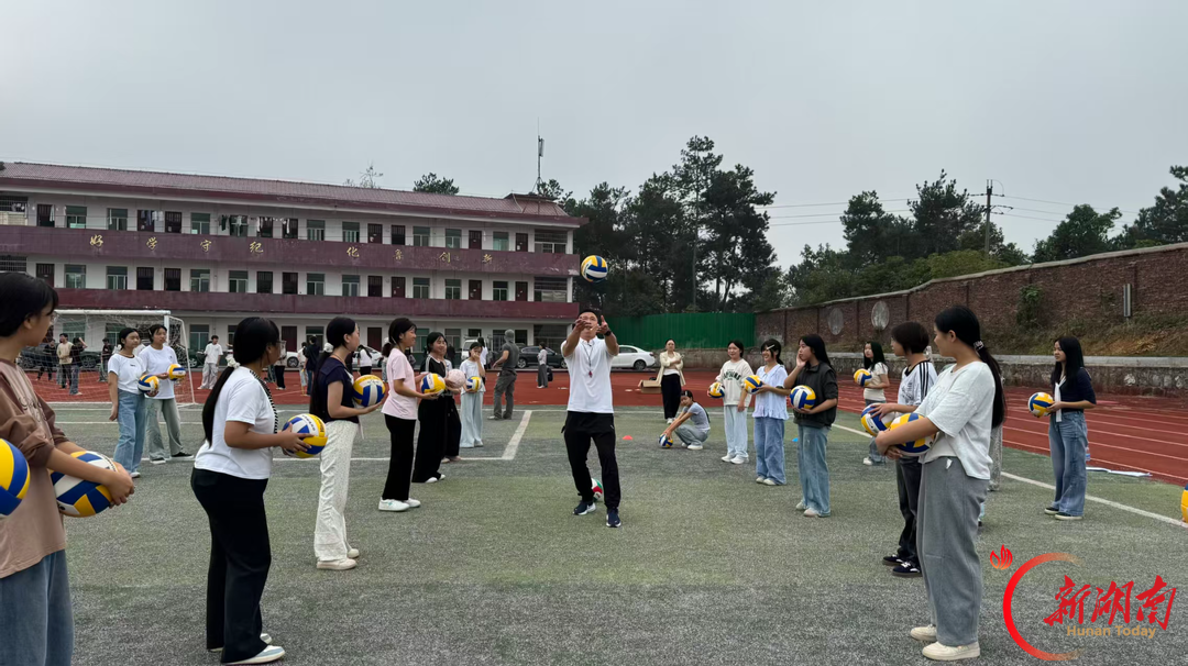 邵东市姜菊中小学体育名师工作室引领五乡镇共研体育新课堂 