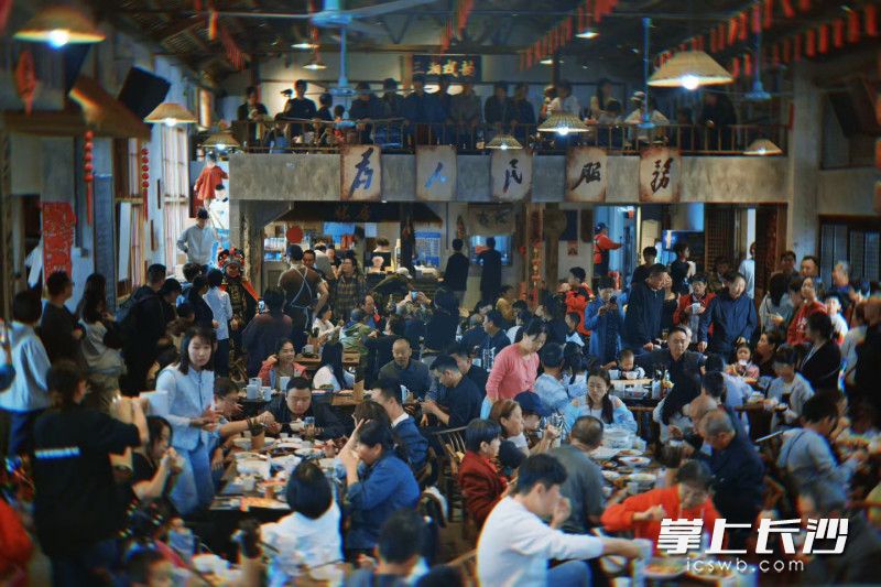 一本咖啡护照，串起星沙烟火