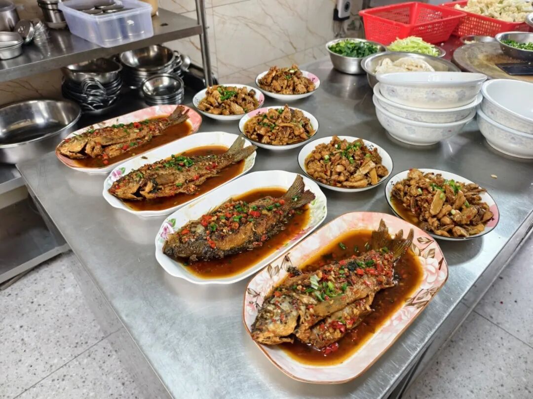 10元吃6个菜!长沙这个食堂,太香了!