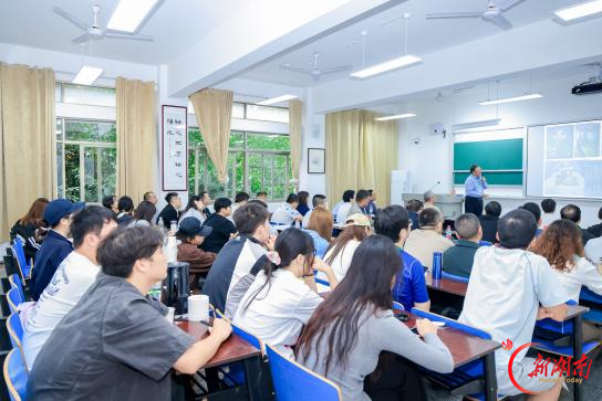 破局林草转型!院士专家开方:让学问出“孤岛”,给绿色装“大脑”