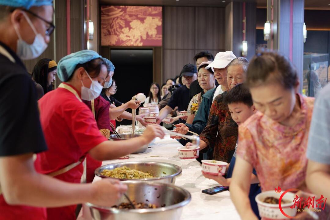 重阳万人同吃长寿面，裕湘食品探索文旅消费新场景