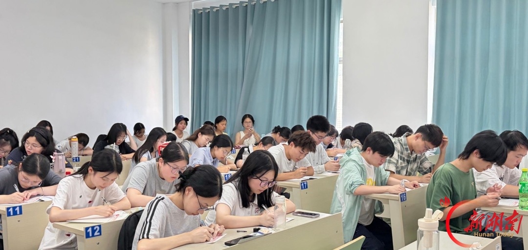 湖南财院马克思主义学院开展“我的大学四年目标书”新生主题教育活动