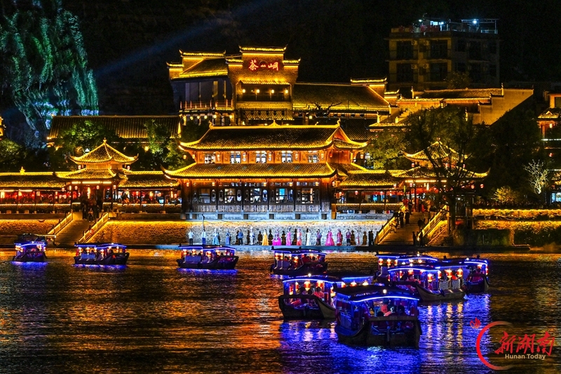 夜游边城
