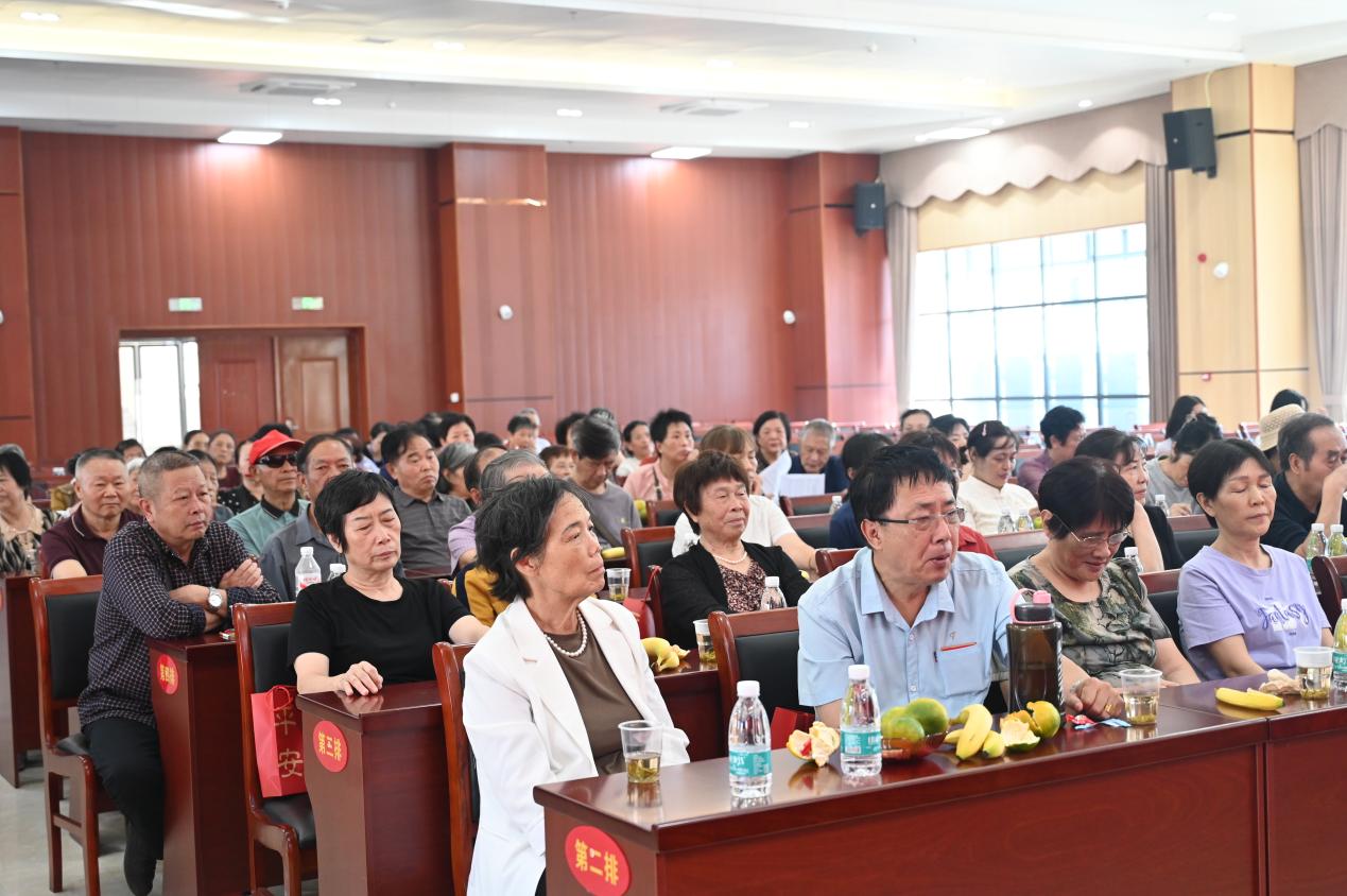 情暖重阳守初心 敬老温情促发展——汝城县人民医院开展“重阳节”慰问活动