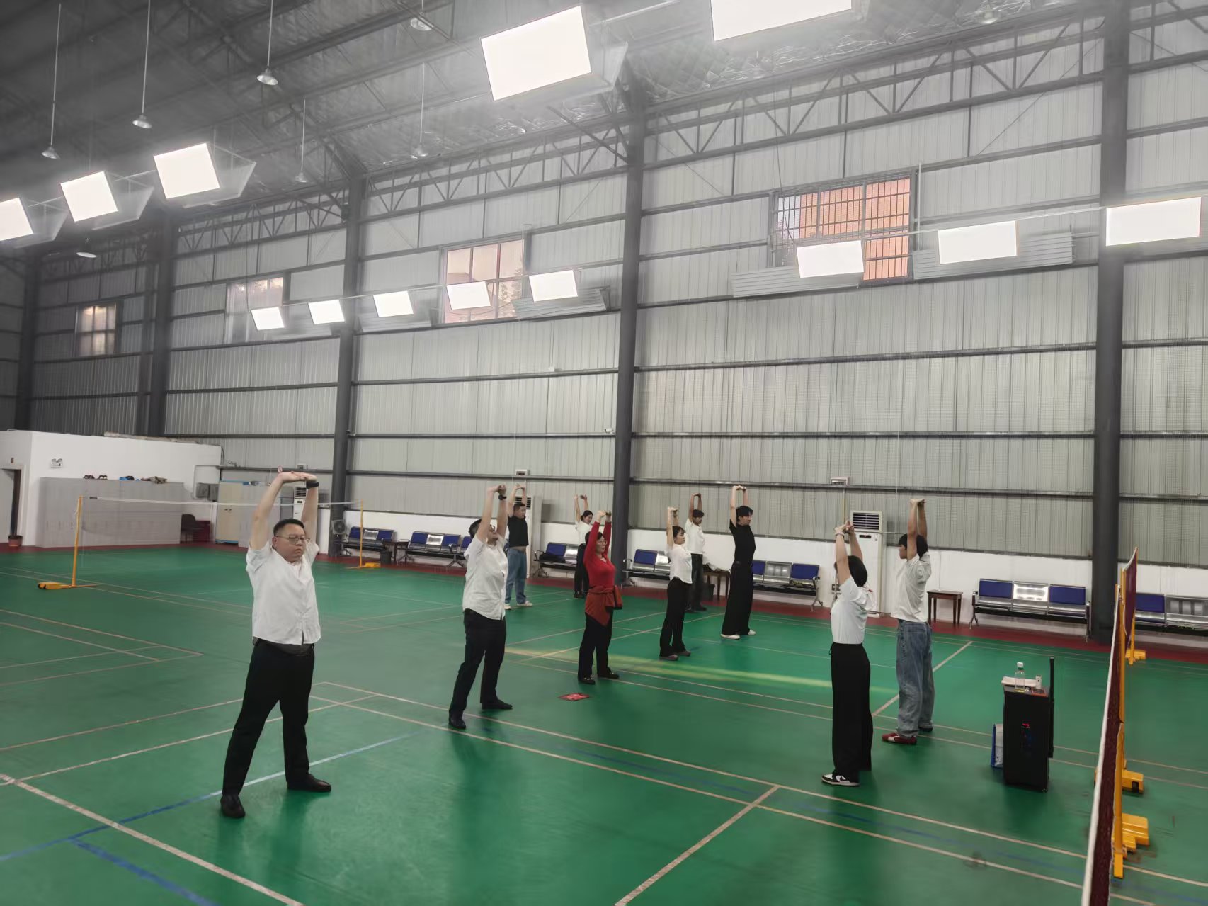 师生接力送健康!湖南体育职院志愿服务队推广八段锦健身