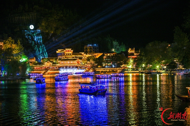 夜游边城