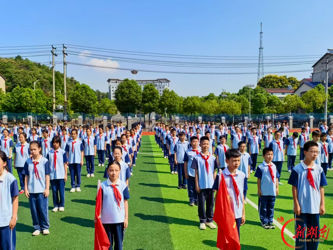 岳阳市云溪区: 扎实推进校服新政 暖心帮扶特殊学生