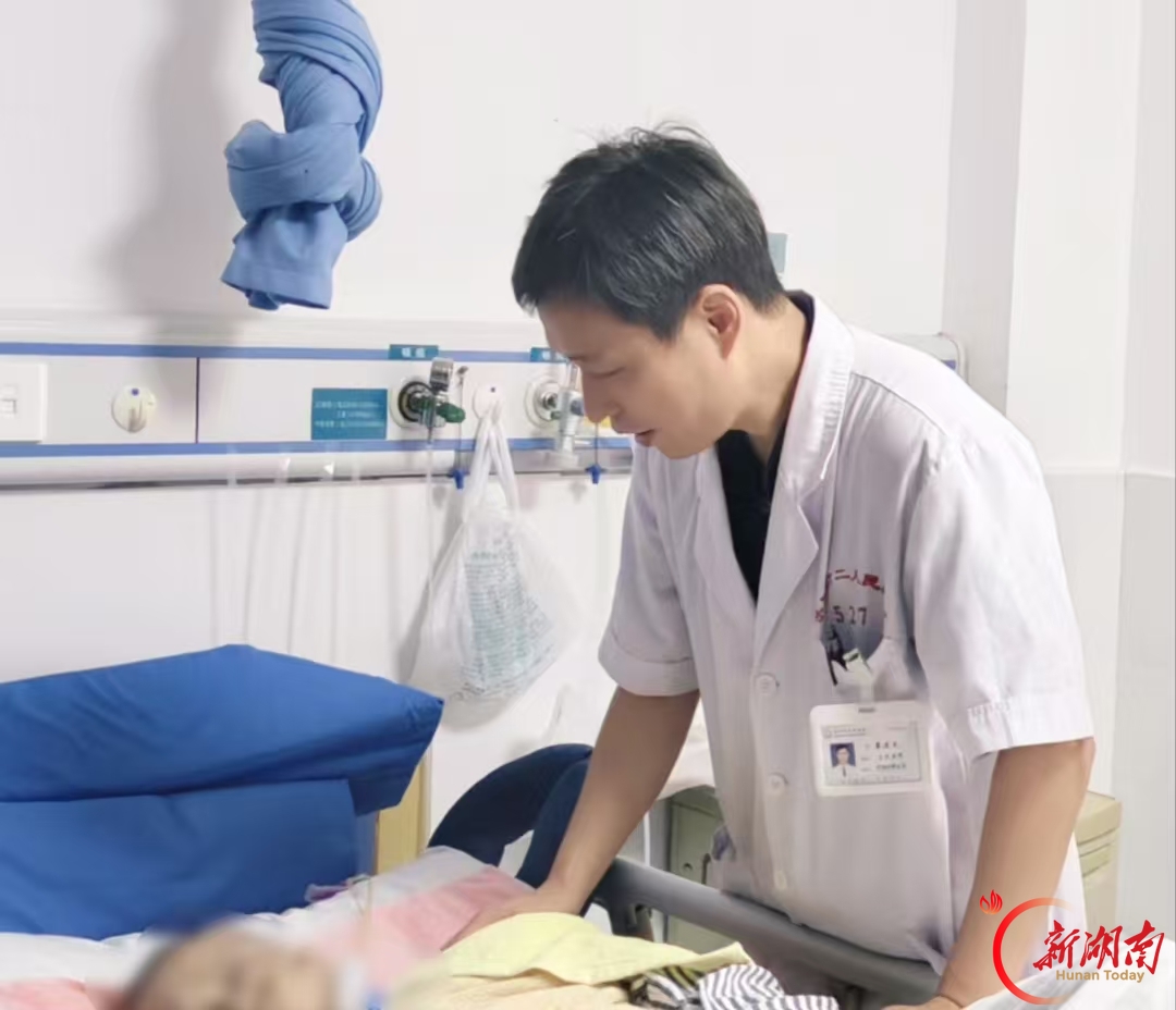 无影灯下,把仁心磨成了光——岳阳市人民医院神外团队的日与夜