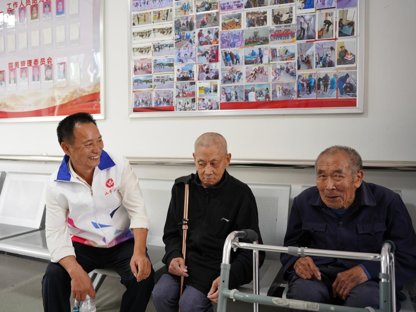 隆回：商会行善举 温情暖重阳