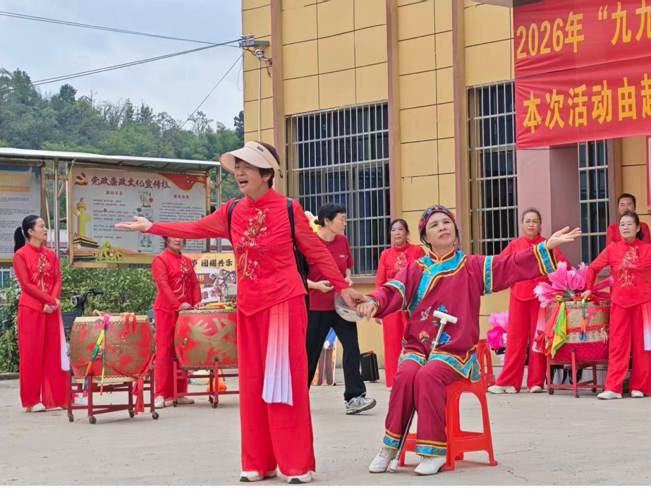 邵东市砂石镇龙岩村:九九重阳聚温情 党群服务暖夕阳
