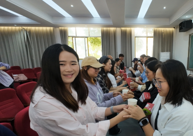 青蓝结对传匠心 薪火赓续育良师——麻阳职中举行2026年 “青蓝工程”师徒结对仪式