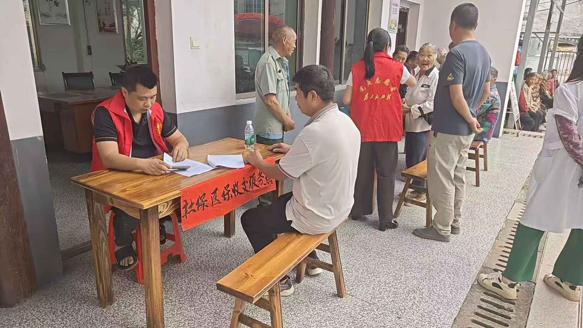 绥宁县关峡苗族乡：党建引领暖重阳 阵地赋能传美德