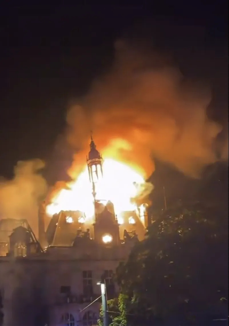 奖杯被偷世界冠军总部被洗劫一空 法国多地爆发骚乱﻿