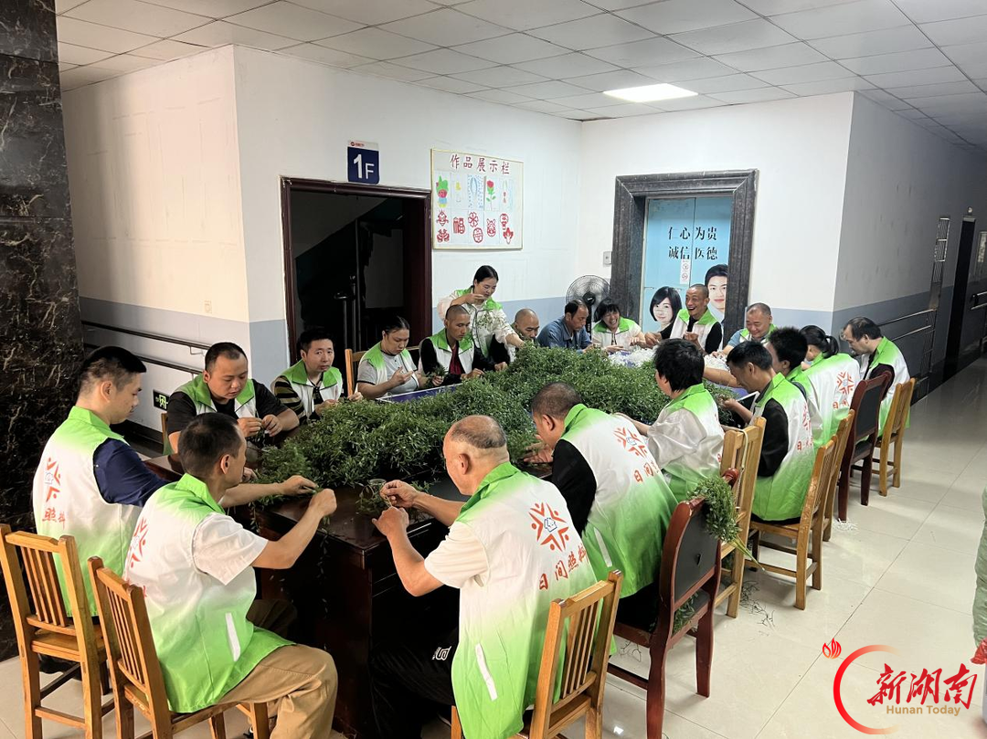 衡东县:巧手劳作增收入 康复赋能暖人心