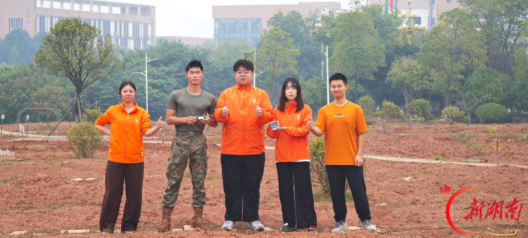 泥土里长出的金奖，长师青年为果园配备“土壤医生”