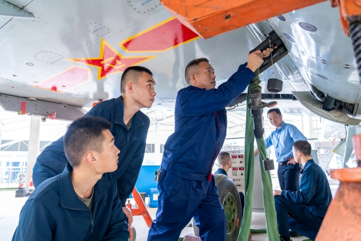 让退役航空装备“活”起来,长沙航院系统推进实训课程建设