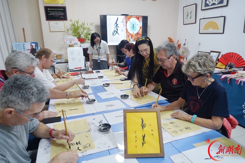 重阳承古韵 巧手传非遗
