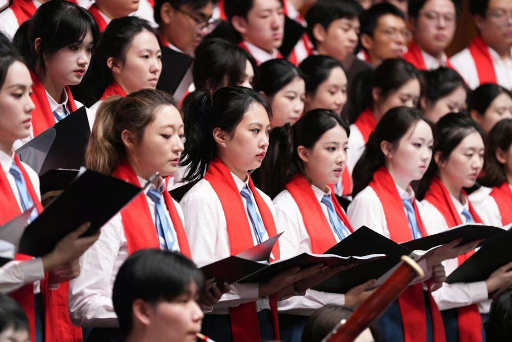 几代人共听《长征组歌》，这是一堂能听见历史的音乐党课