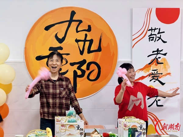 南县第六完全小学:重阳叙旧情 共话育人梦