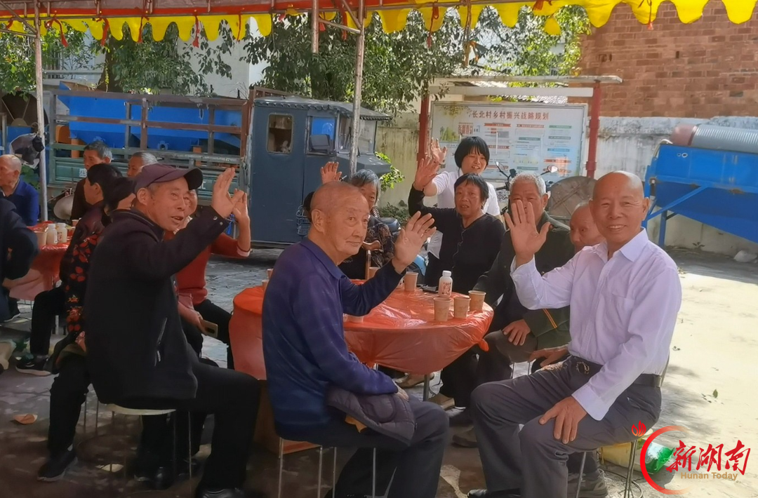 不重样!长乐镇重阳“花式宠老”