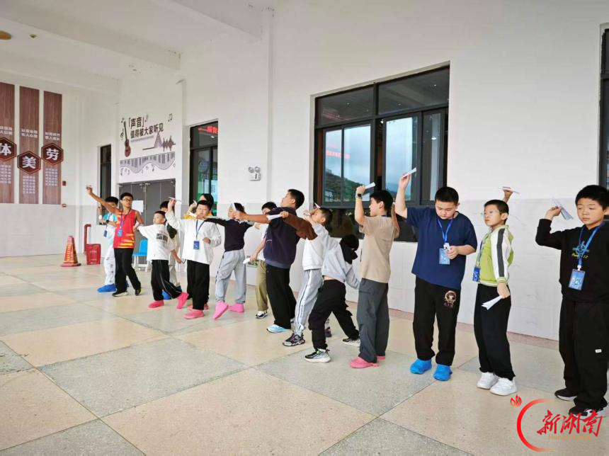 慈利县科协组织县域中小学参加张家界市第二届青少年太空机器人竞赛