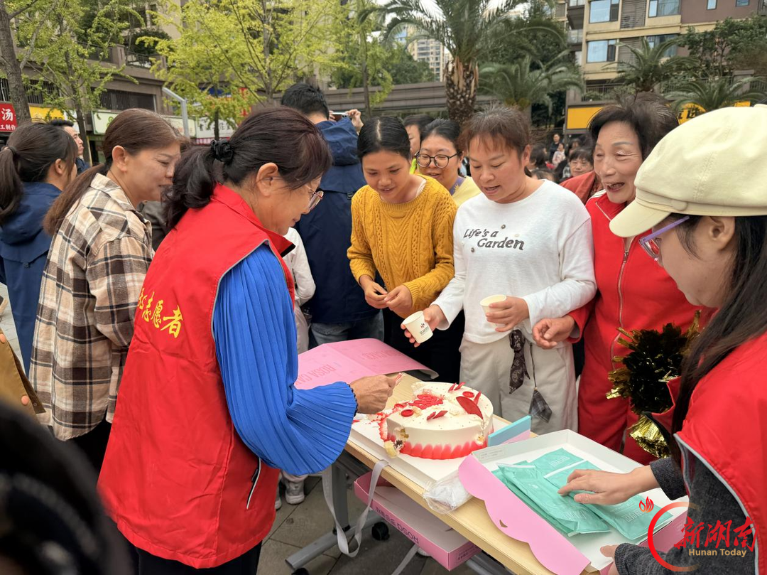 福满重阳 街坊有戏｜邻里欢聚暖金秋