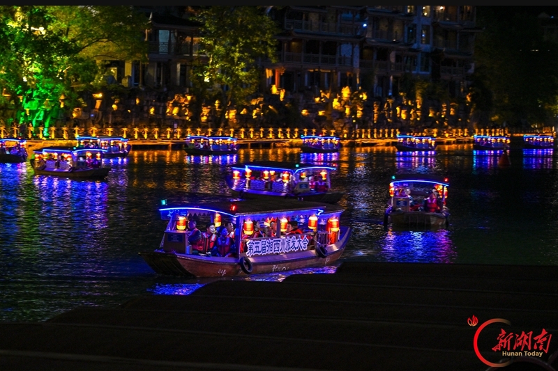 夜游边城