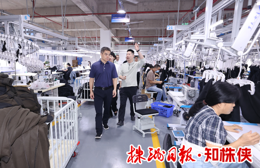 王建球调研服饰产业发展