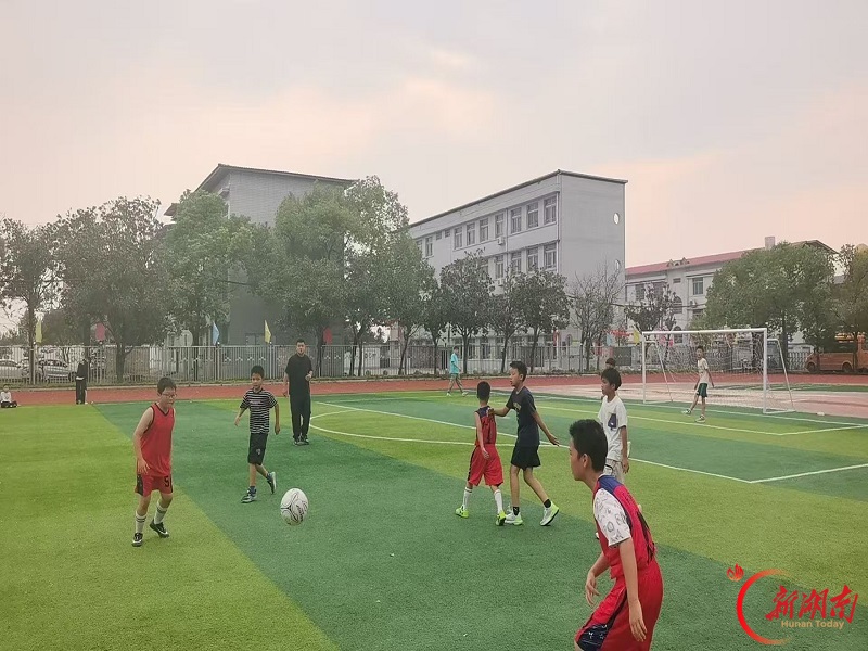 南县武圣宫镇中心小学:小球员“踢”出乡村教育新活力