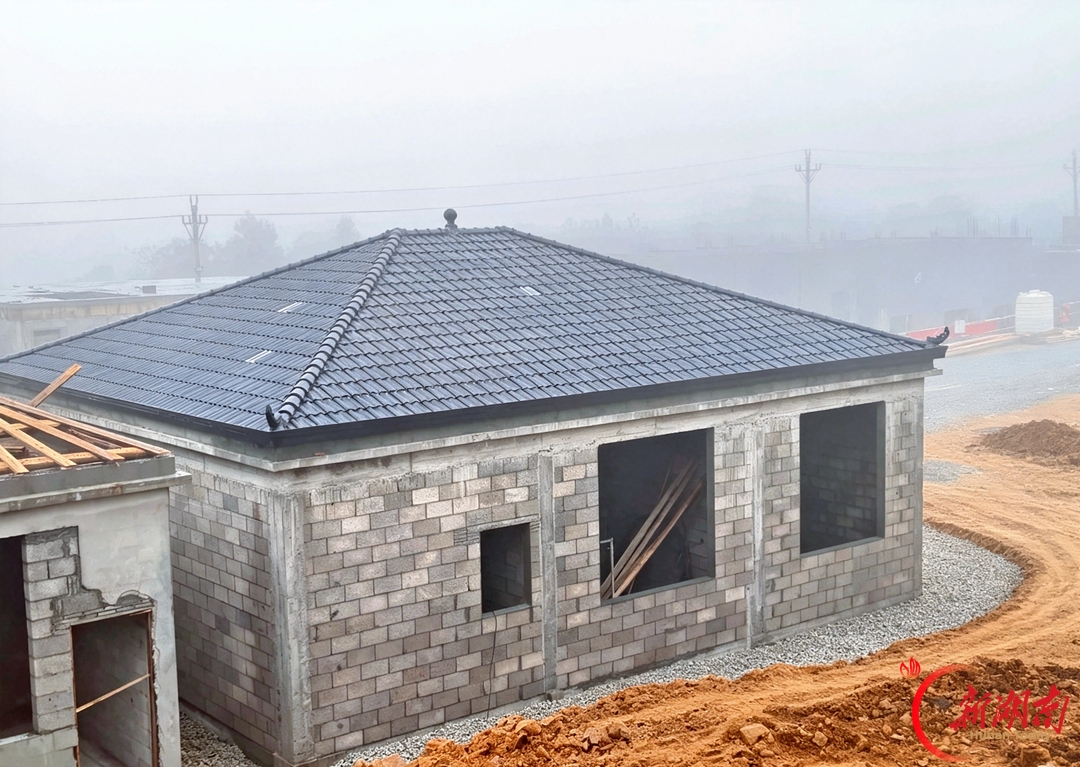 风雨过后 重建家园 | 南北镇康家垭联建点21号屋场率先完成盖瓦
