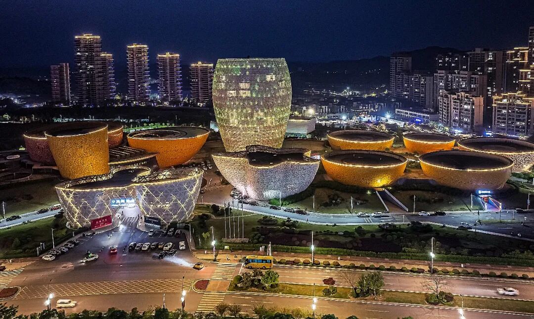 灯火可亲,这是城市最温柔的告白|随光影走一程