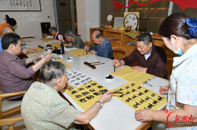 侃财邦丨3.2万亿元目标在前，湖南服务业怎么冲