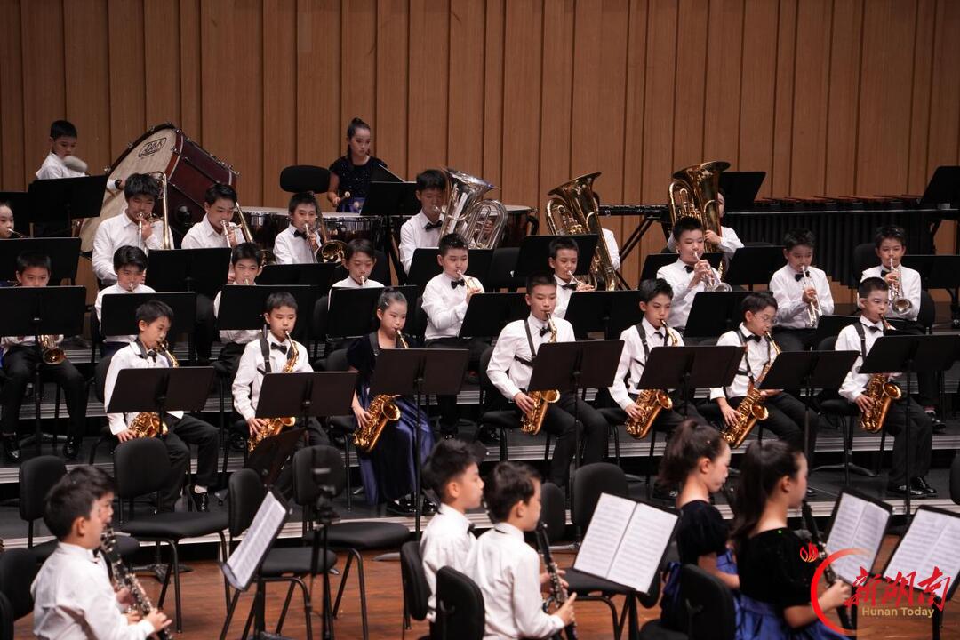 红色乐声筑未来 一曲交响润家校——长沙市开福区中小学交响乐专场音乐会精彩上演