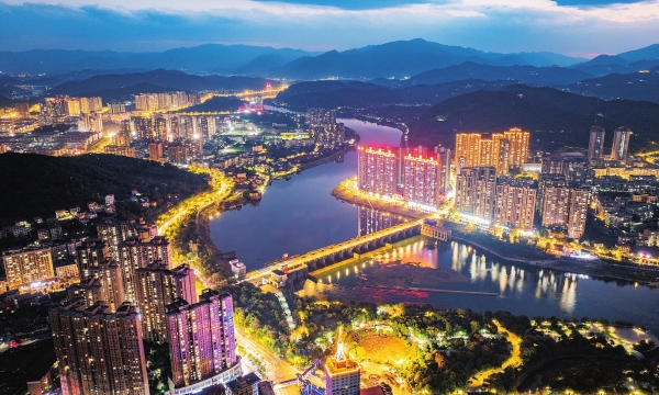 冷水江：一江灯火映山城|湖南日报·图片新闻