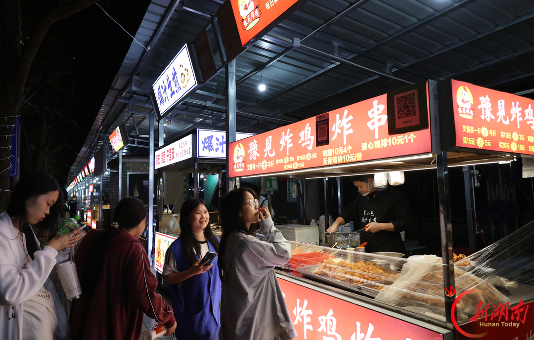 永安礼耕夜市点亮便民夜经济