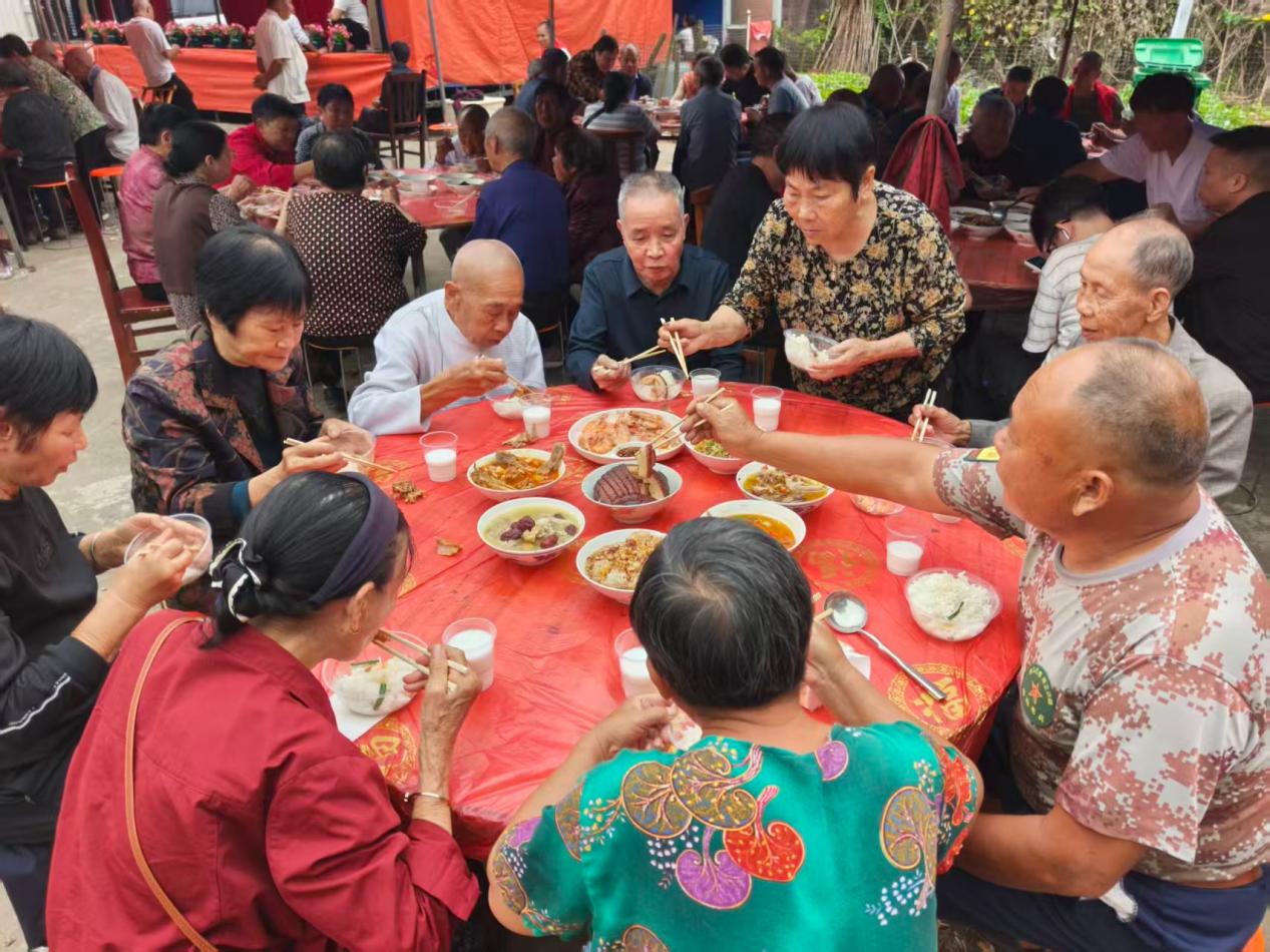 阵地聚人心 重阳暖桑榆——渌口区龙潭镇开展重阳节系列敬老活动