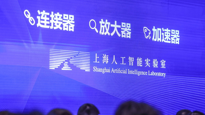 当国产AI闯入前沿数学,有什么比解题更重要?