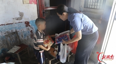 6岁这年，他终于背起书包 南县检察院支持起诉助困境儿童落户入学