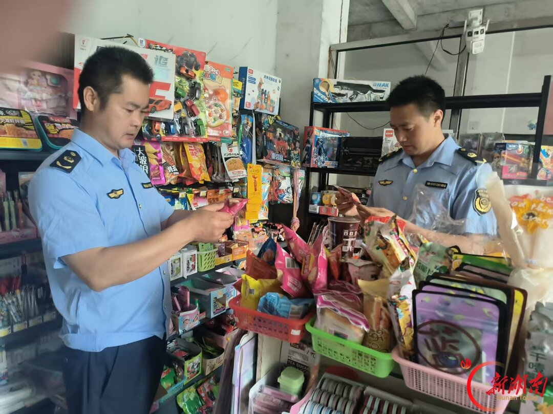娄星区排查校园周边门店 守护学生消费安全