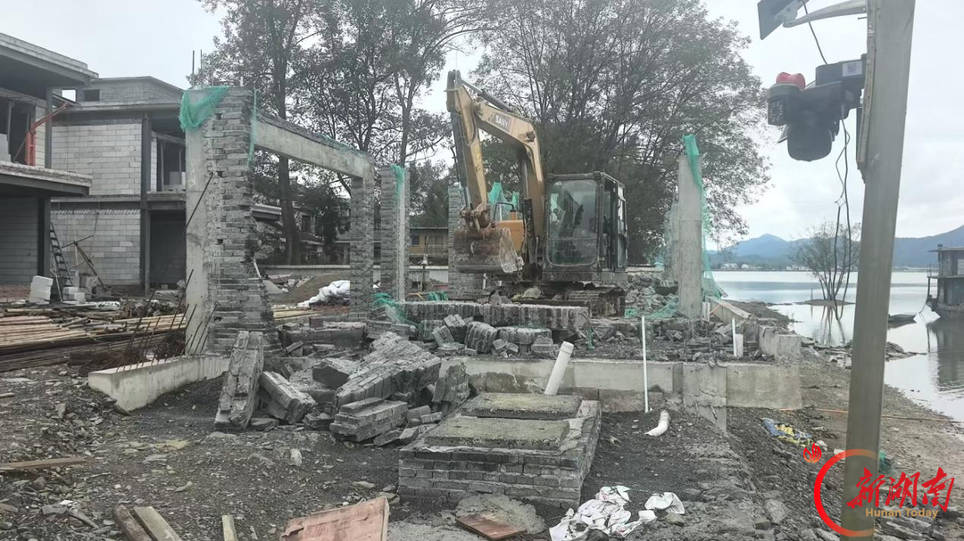桃江县︱柔性普法促自拆！羞女湖湿地公园完成违规建筑清零整改