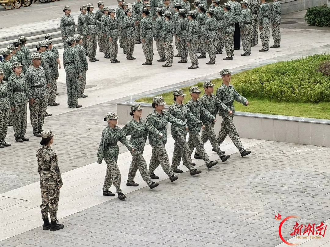青春正步走,回望迷彩来时路