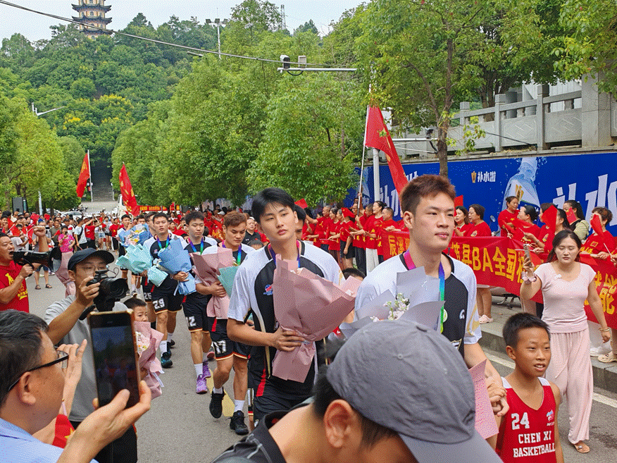 跨越世纪篮球情