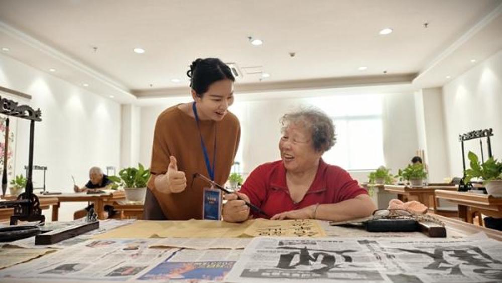 年轻人每月在养老院服务可减免房租