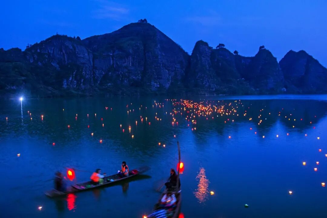 灯火可亲,这是城市最温柔的告白|随光影走一程