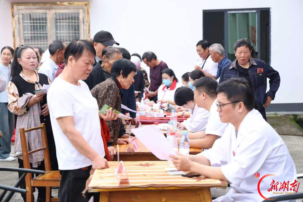 党恩暖重阳 孝善润乡土 攸县里旺村绘就和美乡村敬老画卷
