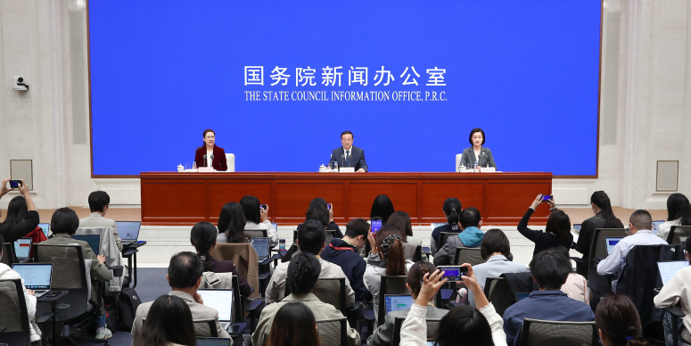 前三季度就业形势总体稳定，城镇调查失业率下降