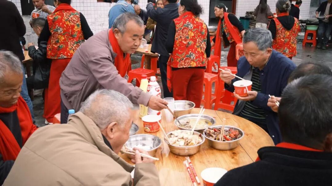 吉首市马颈坳镇白岩村开展重阳敬老主题活动