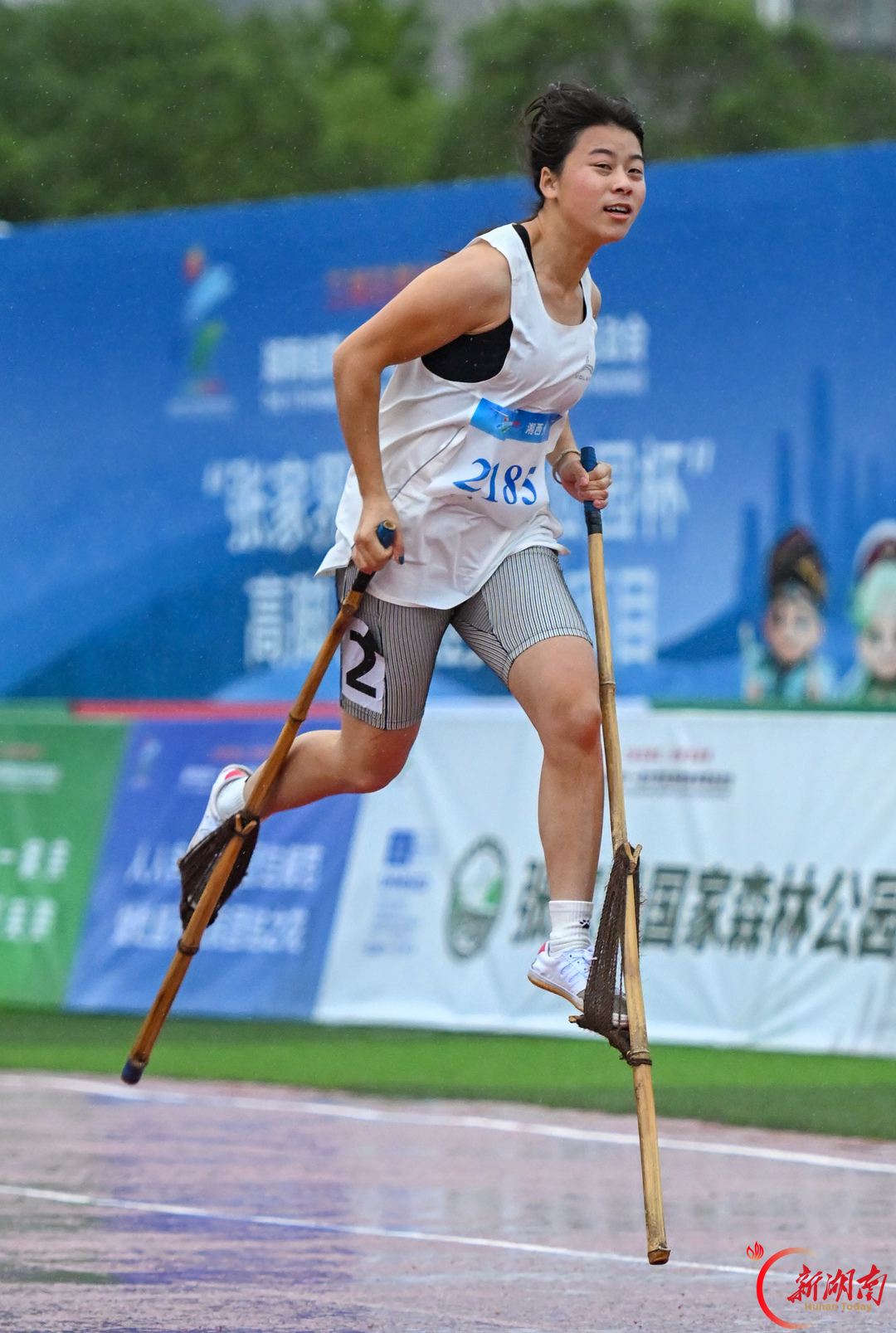 图集 | 高脚竞速超燃 手握长杆踏镫冲刺
