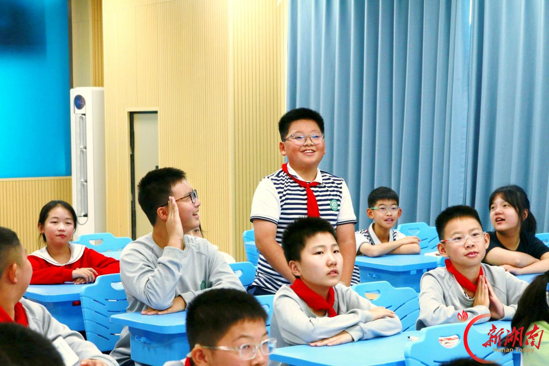 法治进校园 小华的一天有“典”料！
